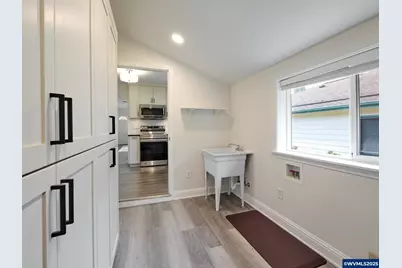 1006 Well St, Silverton, OR 97381 - Photo 15
