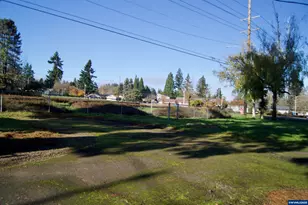 4192 Liberty Rd S, Salem, OR 97302 - Photo 5