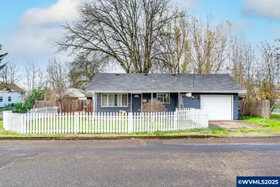 375 N 6th St, Harrisburg, OR 97446 - Photo 1