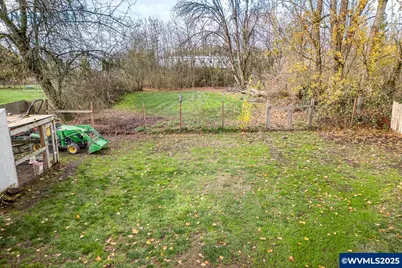 375 N 6th St, Harrisburg, OR 97446 - Photo 43