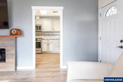 375 N 6th St, Harrisburg, OR 97446 - Photo 13