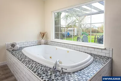 375 N 6th St, Harrisburg, OR 97446 - Photo 25