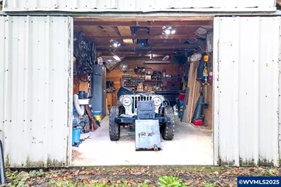 375 N 6th St, Harrisburg, OR 97446 - Photo 39