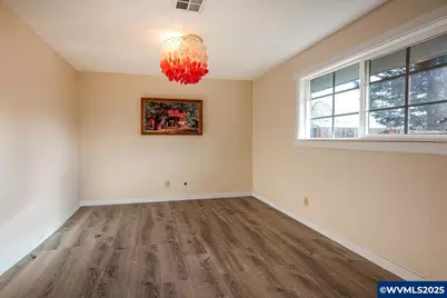 375 N 6th St, Harrisburg, OR 97446 - Photo 29