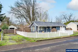 375 N 6th St, Harrisburg, OR 97446 - Photo 7