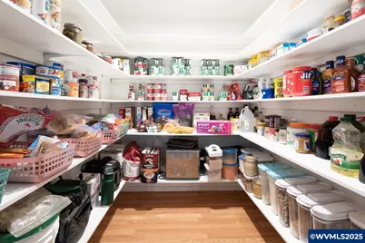 375 N 6th St, Harrisburg, OR 97446 - Photo 21