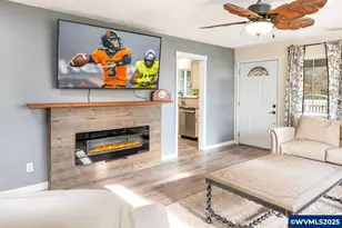 375 N 6th St, Harrisburg, OR 97446 - Photo 11