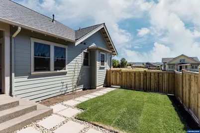 733 Yellowstone Dr S, Monmouth, OR 97361 - Photo 25