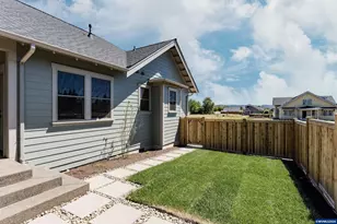 733 Yellowstone Dr S, Monmouth, OR 97361 - Photo 25