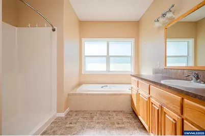 1273 SE 4th Av, Mill City, OR 97360 - Photo 27