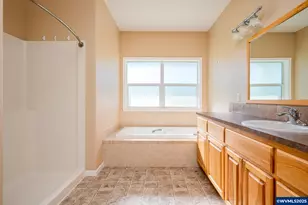 1273 SE 4th Ave, Mill City, OR 97360 - Photo 27