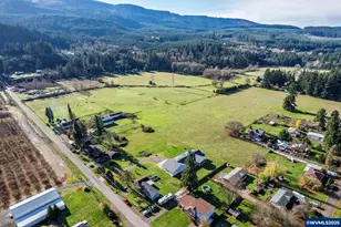 1273 SE 4th Ave, Mill City, OR 97360 - Photo 33