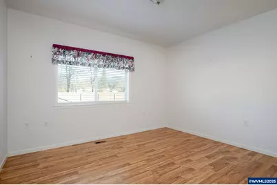 1273 SE 4th Av, Mill City, OR 97360 - Photo 23