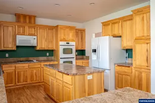 1273 SE 4th Ave, Mill City, OR 97360 - Photo 17