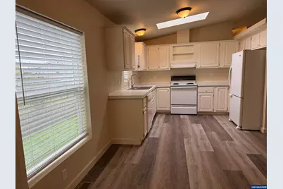 1924 SE Virginia Dr, Dallas, OR 97338 - Photo 17