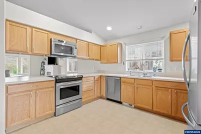 186 NW Elderberry Ln, Dallas, OR 97338 - Photo 17