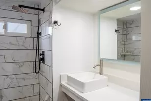 11803 SE Division St, Portland, OR 97209 - Photo 7