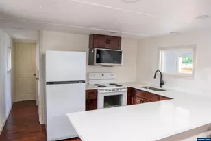 11803 SE Division St, Portland, OR 97209 - Photo 5