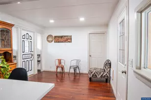 11803 SE Division St, Portland, OR 97209 - Photo 3