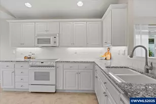 374 Cimarron Ct SE, Salem, OR 97306 - Photo 17