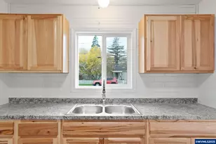 1405 Calapooia St SW, Albany, OR 97321 - Photo 17