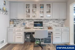211 Sunset Ave N, Keizer, OR 97303 - Photo 9