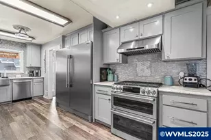 211 Sunset Ave N, Keizer, OR 97303 - Photo 5