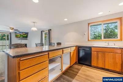 2367 Dorsey Dr, Hubbard, OR 97032 - Photo 11