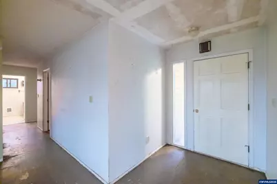 39142 Loma Dr, Scio, OR 97374 - Photo 17