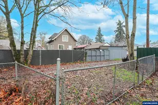 715 19th St SE, Salem, OR 97301 - Photo 31