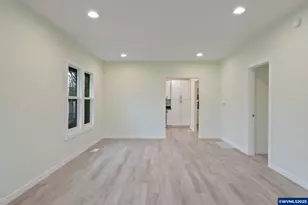 715 19th St SE, Salem, OR 97301 - Photo 7