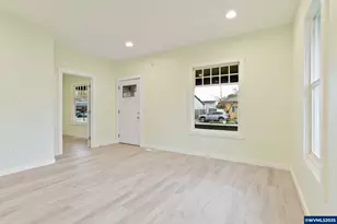 715 19th St SE, Salem, OR 97301 - Photo 9