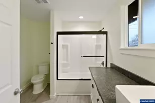 715 19th St SE, Salem, OR 97301 - Photo 21
