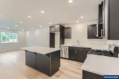 857 Sifuentez Ct, Woodburn, OR 97071 - Photo 7