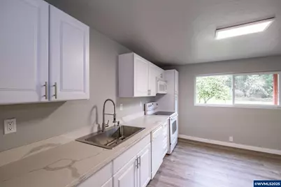 35247 Ede Rd, Lebanon, OR 97355 - Photo 9