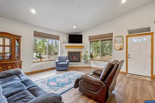 15924 Jackpine Rd, La Pine, OR 97739 - Photo 7