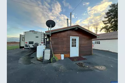 1590 W 2nd St, Halsey, OR 97348 - Photo 25