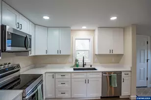 705 Tangent St, Lebanon, OR 97355 - Photo 9