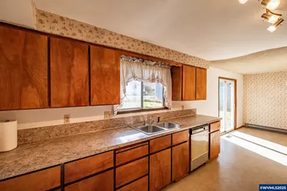 951 Dogwood St, Sweet Home, OR 97386 - Photo 11