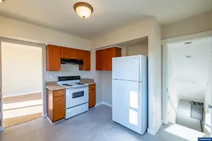 3392 Sunnyview Rd NE, Salem, OR 97301 - Photo 9