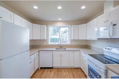 3392 Sunnyview Rd NE, Salem, OR 97301 - Photo 37