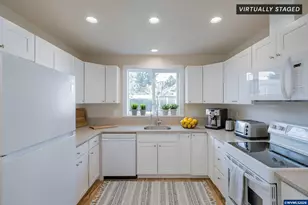 3392 Sunnyview Rd NE, Salem, OR 97301 - Photo 35