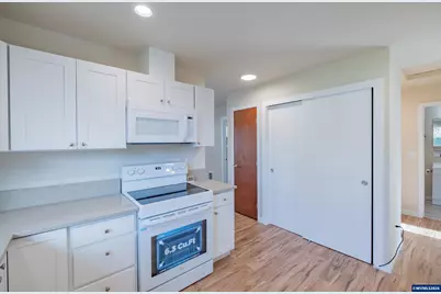 3392 Sunnyview Rd NE, Salem, OR 97301 - Photo 39