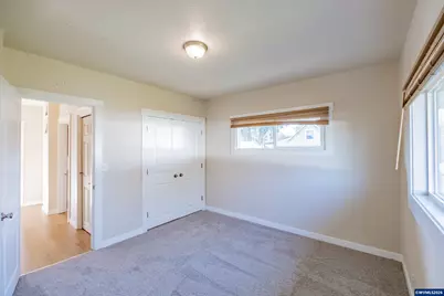 3392 Sunnyview Rd NE, Salem, OR 97301 - Photo 11