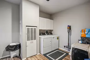 2690 Stoltz Hill Rd, Lebanon, OR 97355 - Photo 17