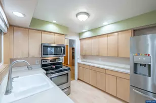 292 Stoneway Dr NW, Salem, OR 97304 - Photo 13