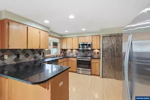 19235 SW Durell Ct, Beaverton, OR 97003 - Photo 11