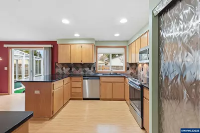 19235 SW Durell Ct, Beaverton, OR 97003 - Photo 13