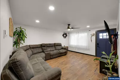 645 Riley Way Wy, Harrisburg, OR 97446 - Photo 7