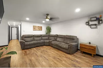 645 Riley Way Wy, Harrisburg, OR 97446 - Photo 5